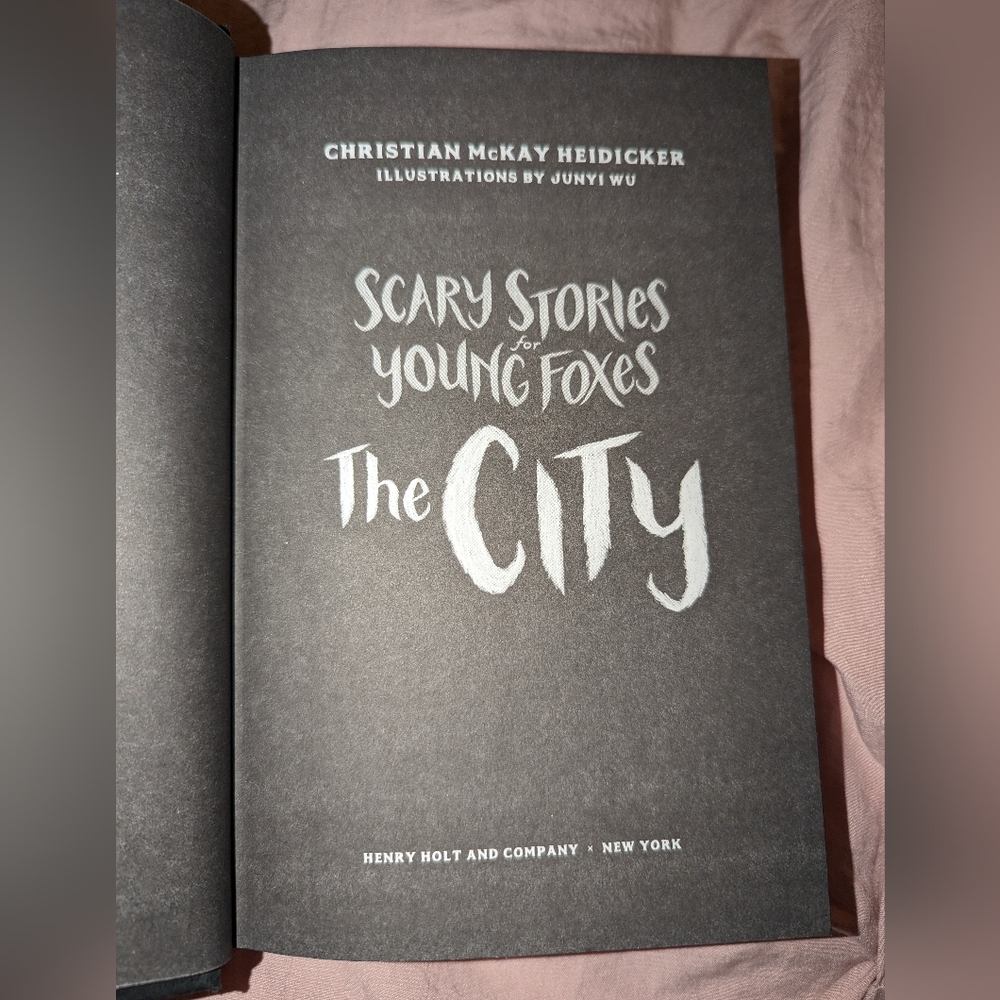 Scary Stories for Young Foxes: The City by Christian McKay Heidicker (English)